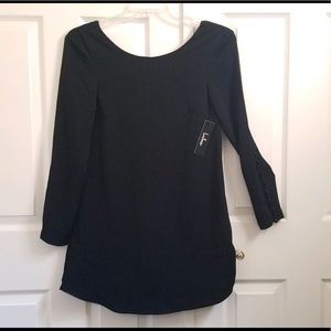 Lulu’s black shift dress